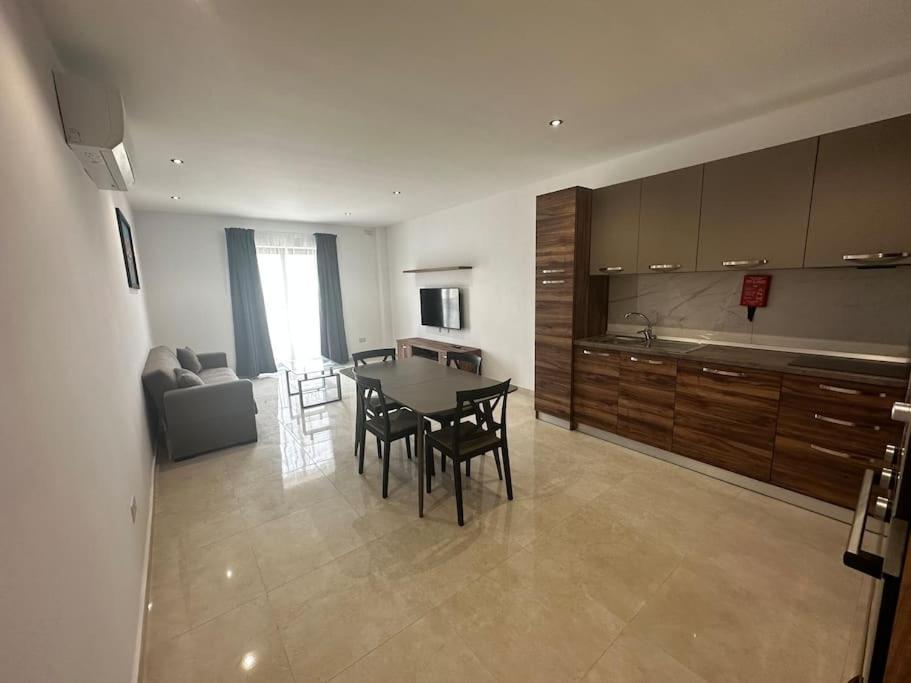 Bright 1 Bedroom Apartment In Noah Apartments, Gzira Exterior foto